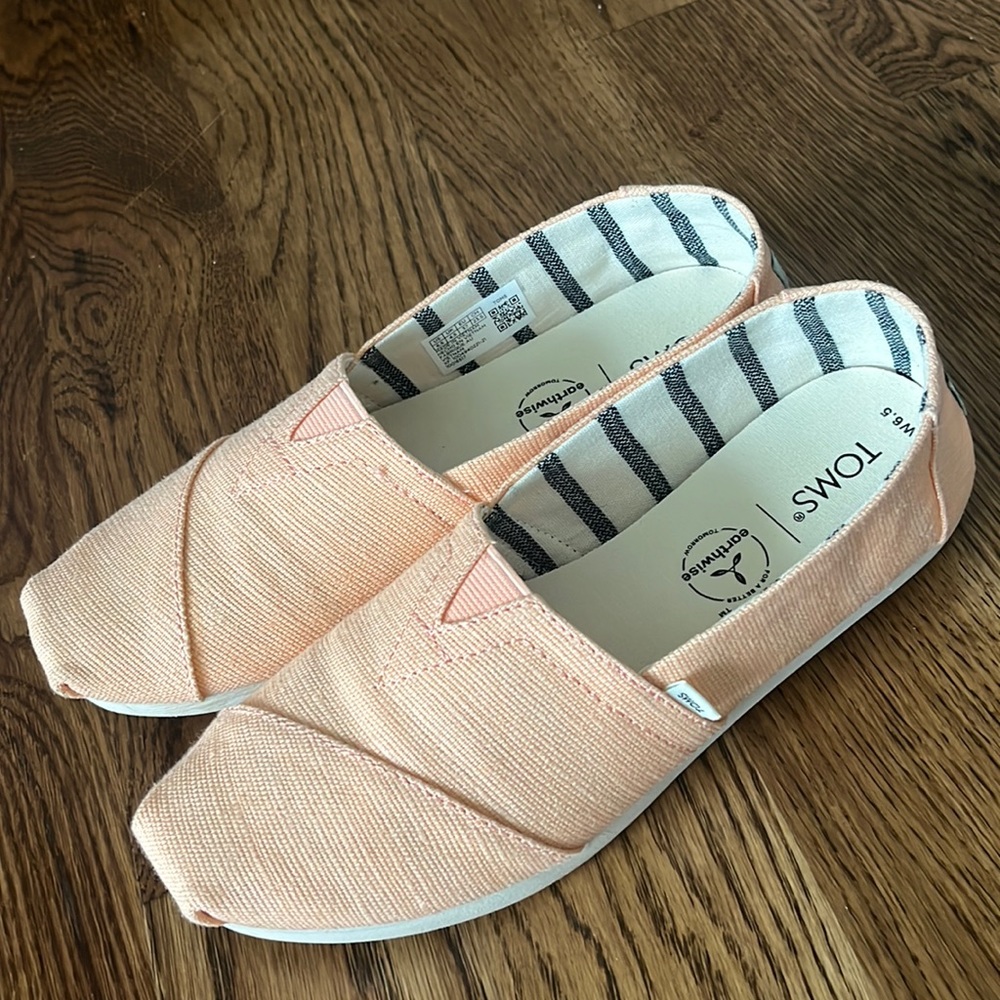 Peach Toms Canvas Shoes 6.5